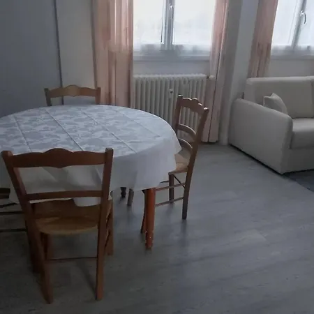 Cosy A 50 M² Parking Inclus Bayeux